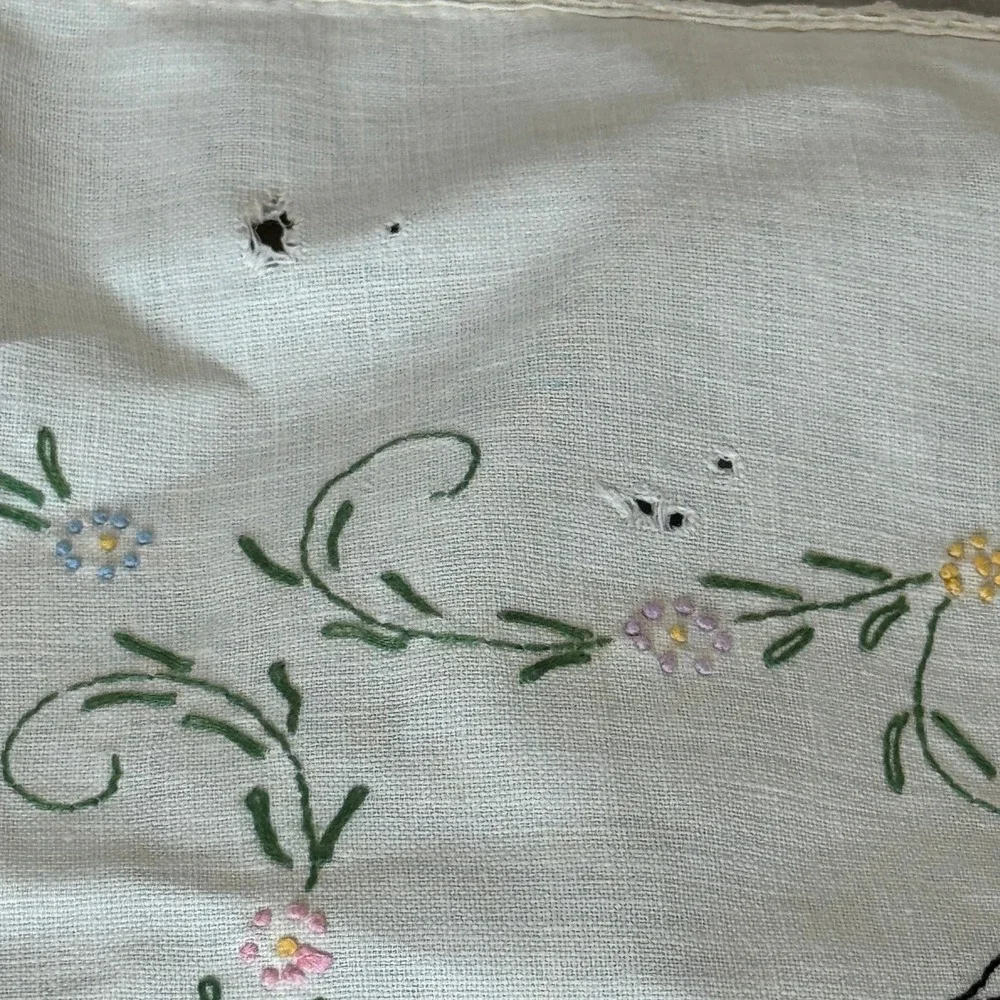 Vintage Hand Embroidered Floral Linen Tablecloth Lace Trim 31x33 Off White